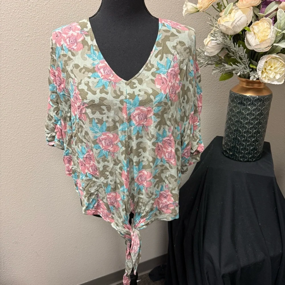 Ariat Floral Camo Tie Front V Neck Top Western Boho Blouse - Picture 1 of 8